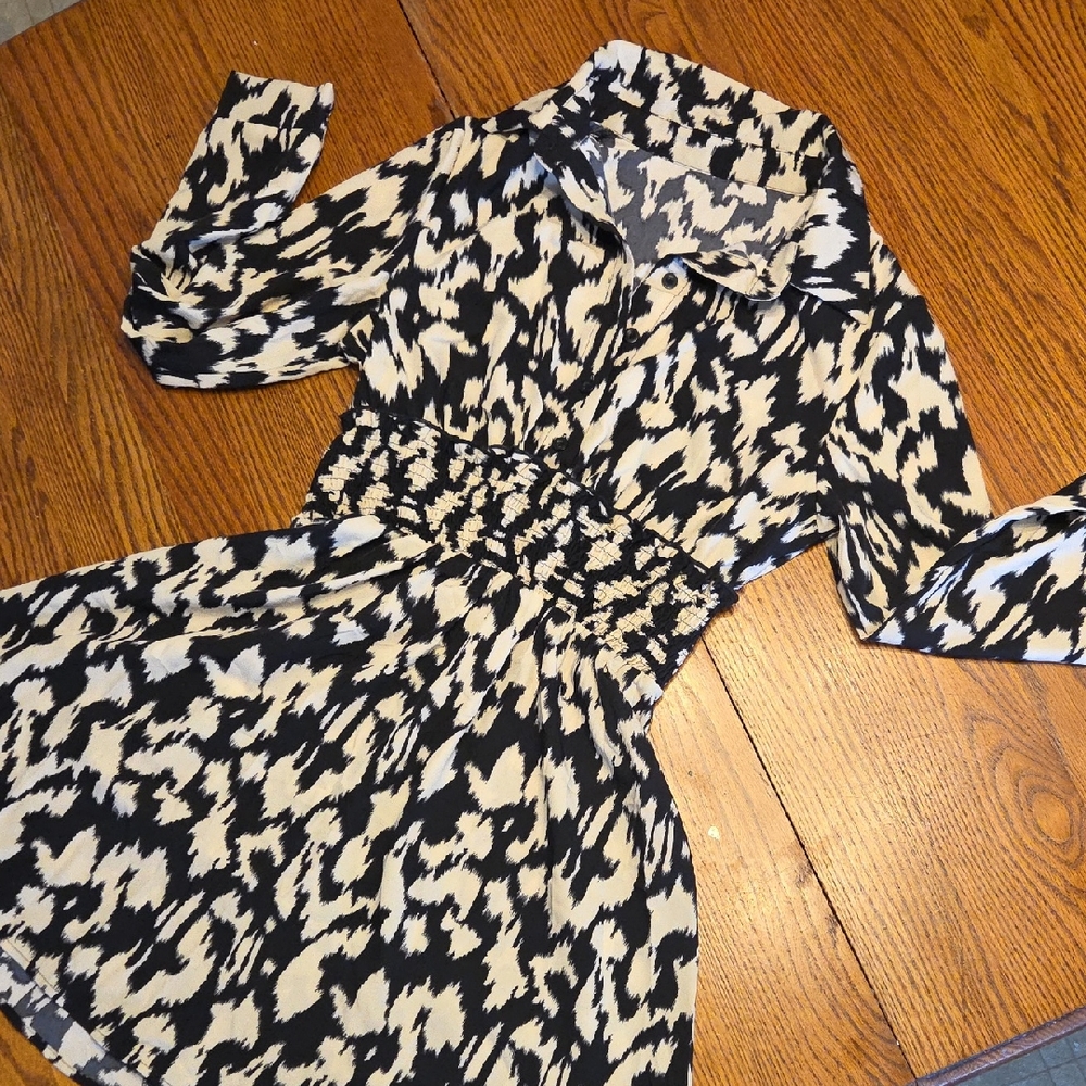 Cupshe Black and Cream Long Sleeve Dress